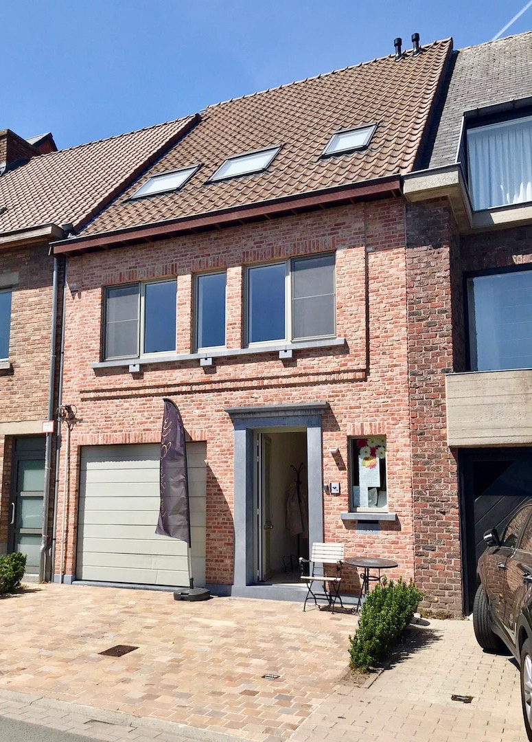 Bel-Etage Te Sint-Michiels met prachtige tuin en zonneterras - 3 slpks - ruime garage